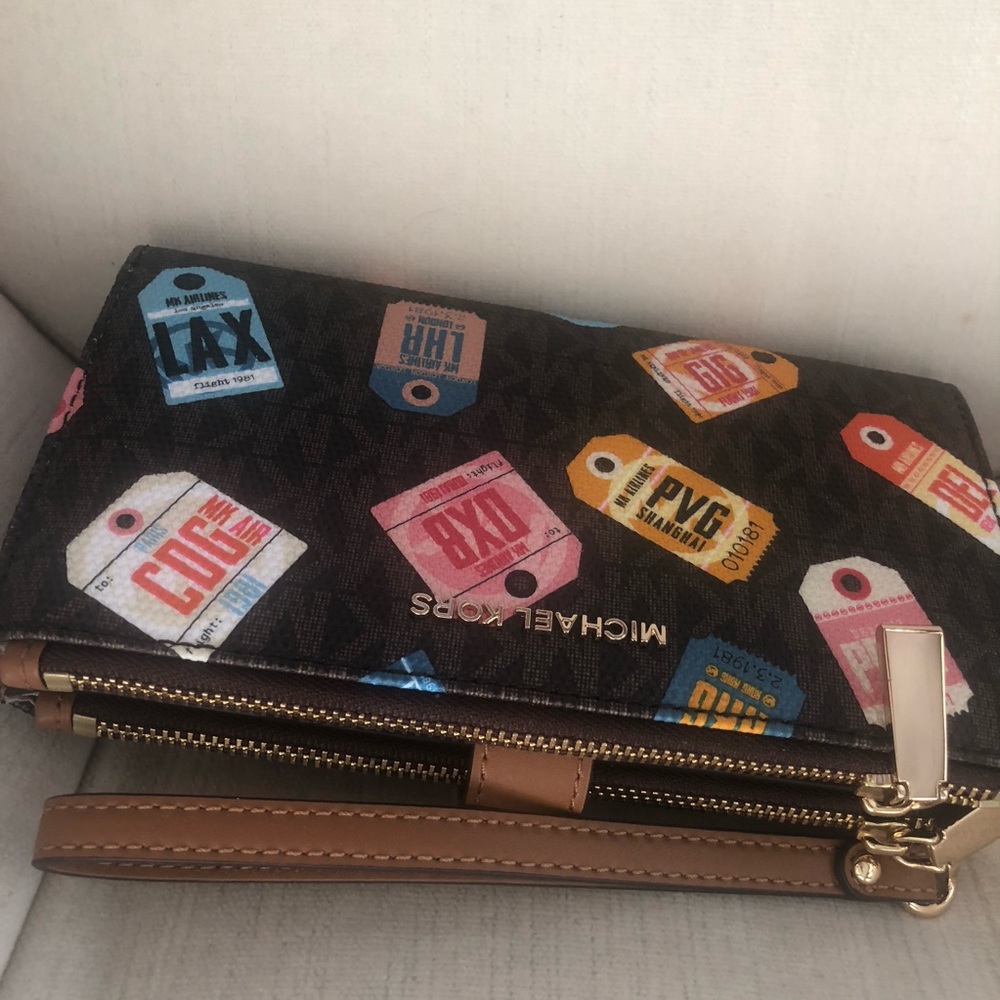 Michael Kors smartphone wallet unique airport city luggage tag design - Picture 3 of 8